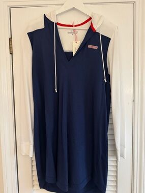 NWT Vineyard Vines color block Shep Shirt Hoodie cover-up, M, Deep Bay blue